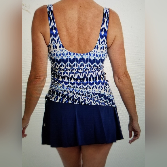 NWT SHIRRED SKIRTED SWIM DRESS ONE PICE SWIM SUIT. CUTE - Picture 2 of 5